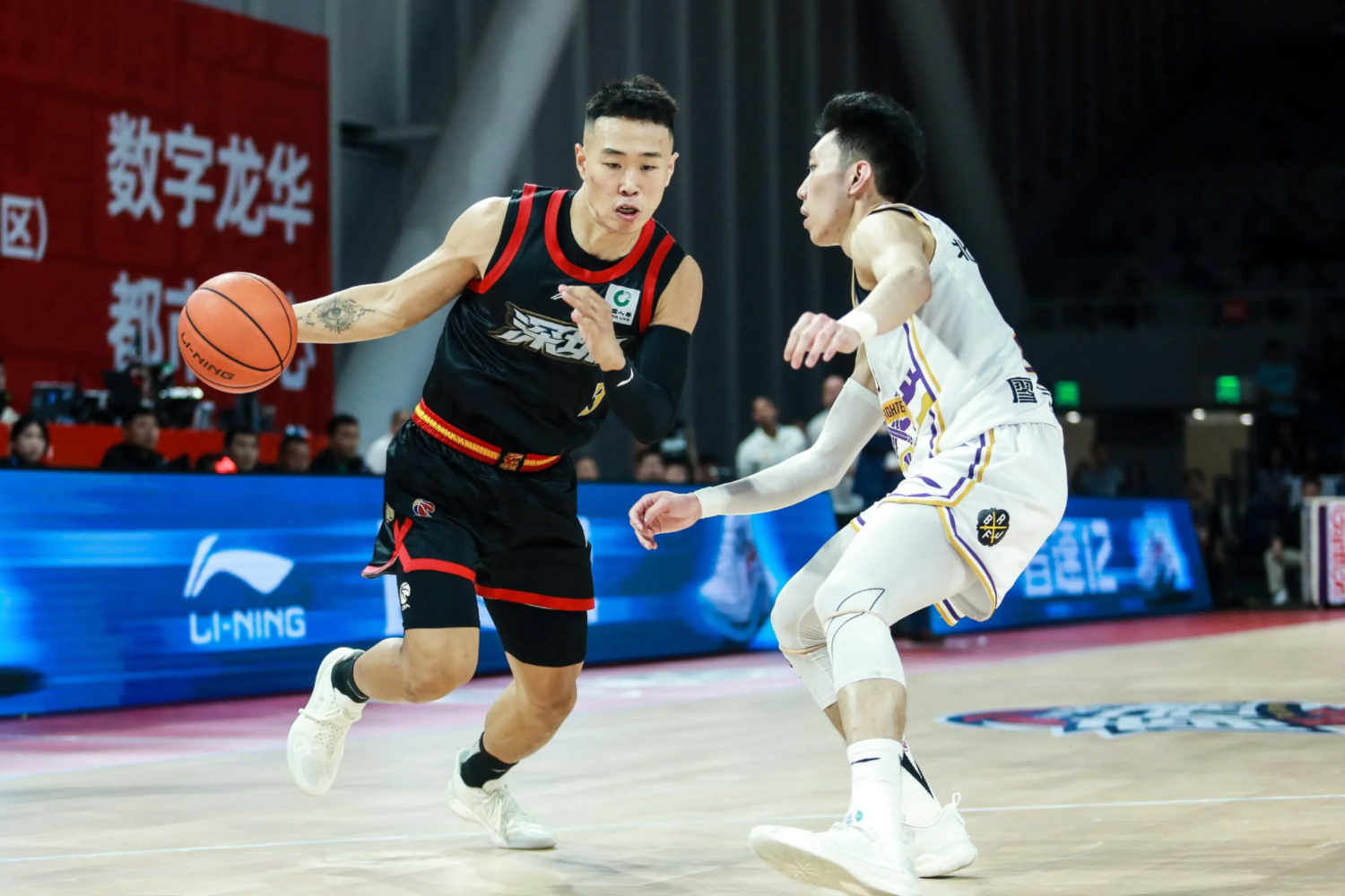 英超赛程吃紧，深圳男篮集结日回应争议，更衣室稳定，年轻球员得到机会(英超赛程20252026赛程表)-友博棋牌