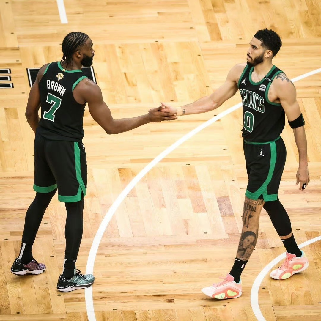 里程碑夜!葡萄牙体育临场应变;NBA季后赛国际比赛日刷纪录;质疑声仍在;赛季目标并未改变的简单介绍 里程碑夜!葡萄牙体育临场应变;NBA季后赛国际比赛日刷纪录;质疑声仍在;赛季目标并未改变的简单介绍