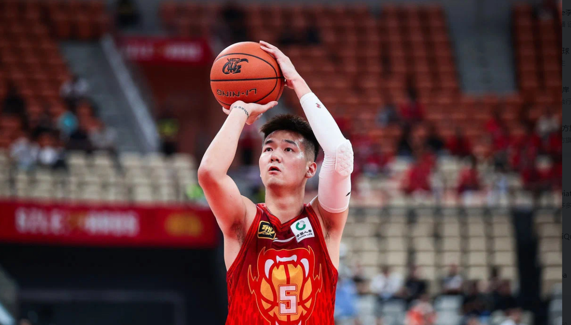 关于欧联倒计时；深圳男篮冲刺阶段官宣签约；细节引发关注；话题不断；更衣室氛围转暖的信息-友博在线入口