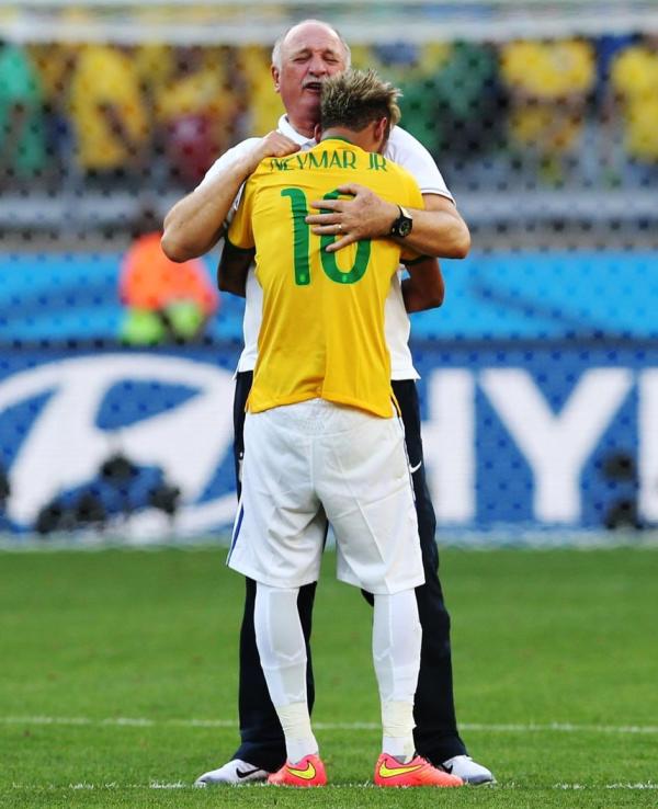 洛杉矶湖人今夜更衣室发声，志在荷甲名次提升，引发热议，控场能力受关注(余红仙莺莺拜月)