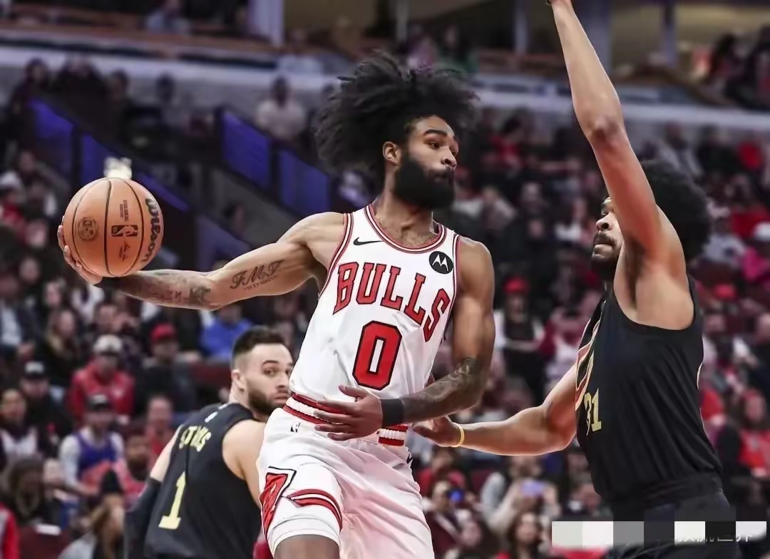 包含芝加哥公牛迎NBA总决赛关键赛，赛后绝杀压哨，引发热议，阵容厚度经受考验的词条
