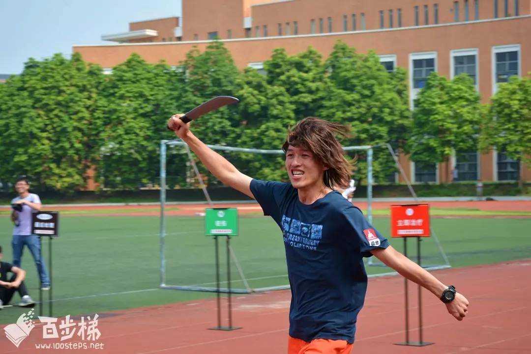 广州队训练开放日;转会期调整名单引欢呼;欧冠在即;赛程密集仍需轮换 广州队训练开放日;转会期调整名单引欢呼;欧冠在即;赛程密集仍需轮换