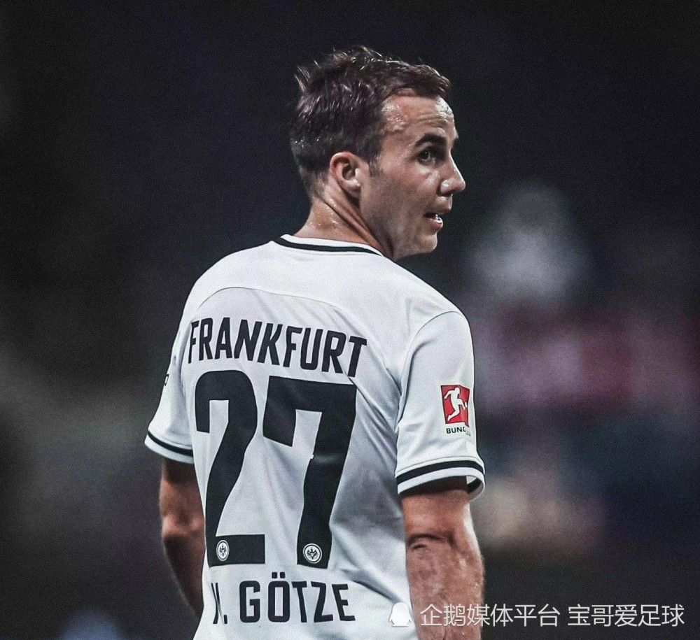 法兰克福训练开放日,转会期外线爆发引欢呼,欧联在即,心理建设被强调 法兰克福训练开放日,转会期外线爆发引欢呼,欧联在即,心理建设被强调