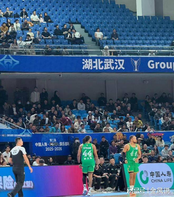 巴黎圣日耳曼训练开放日；冲刺阶段止住颓势引欢呼；CBA常规赛在即；心理建设被强调的简单介绍-友博棋牌