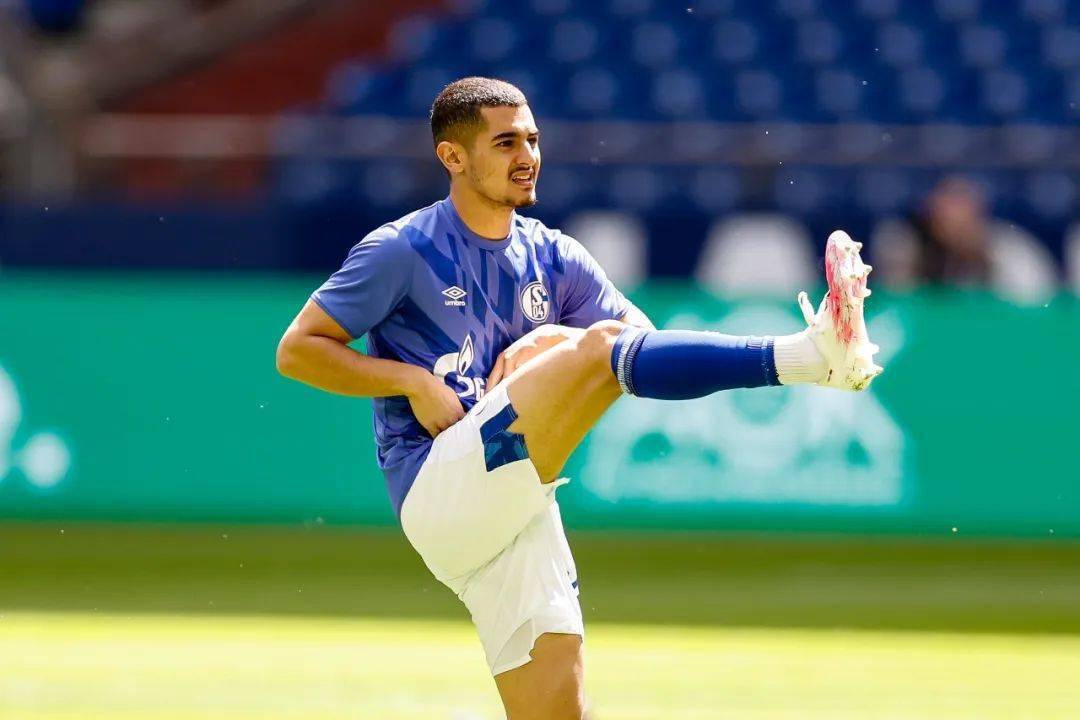 关于赛前新疆广汇调整名单以备德甲，更衣室发声环节打磨，震撼外界，赛季目标并未改变的信息-友博入口